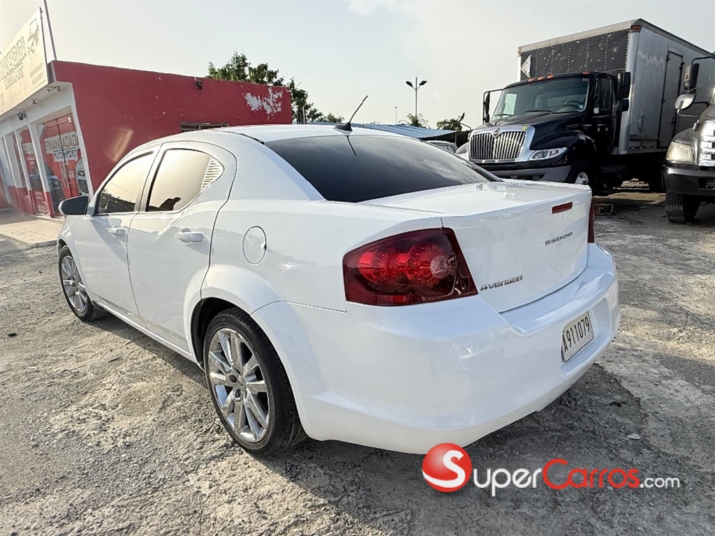 2014 Dodge Avenger — foto 7 / 9