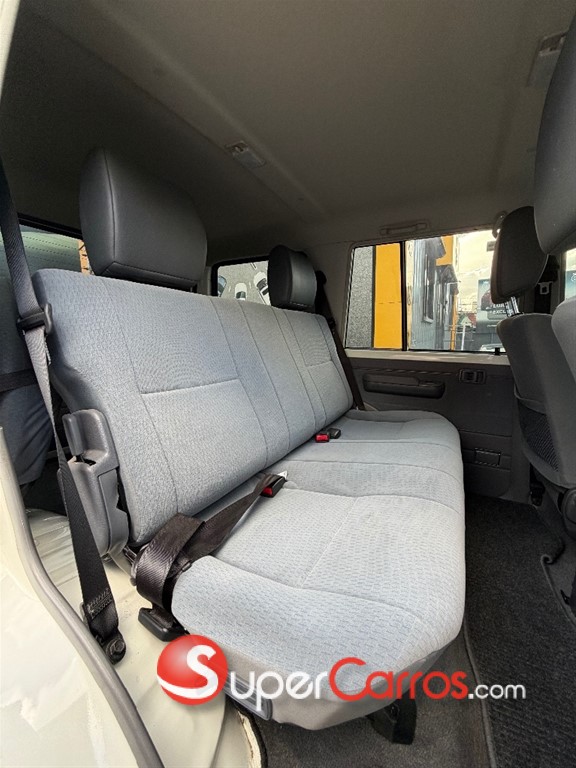 2023 Toyota Land Cruiser Serie 70 — foto 10 / 11