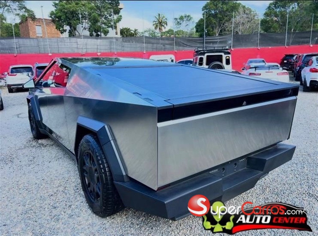 2024 Tesla CyberTruck — foto 10 / 12