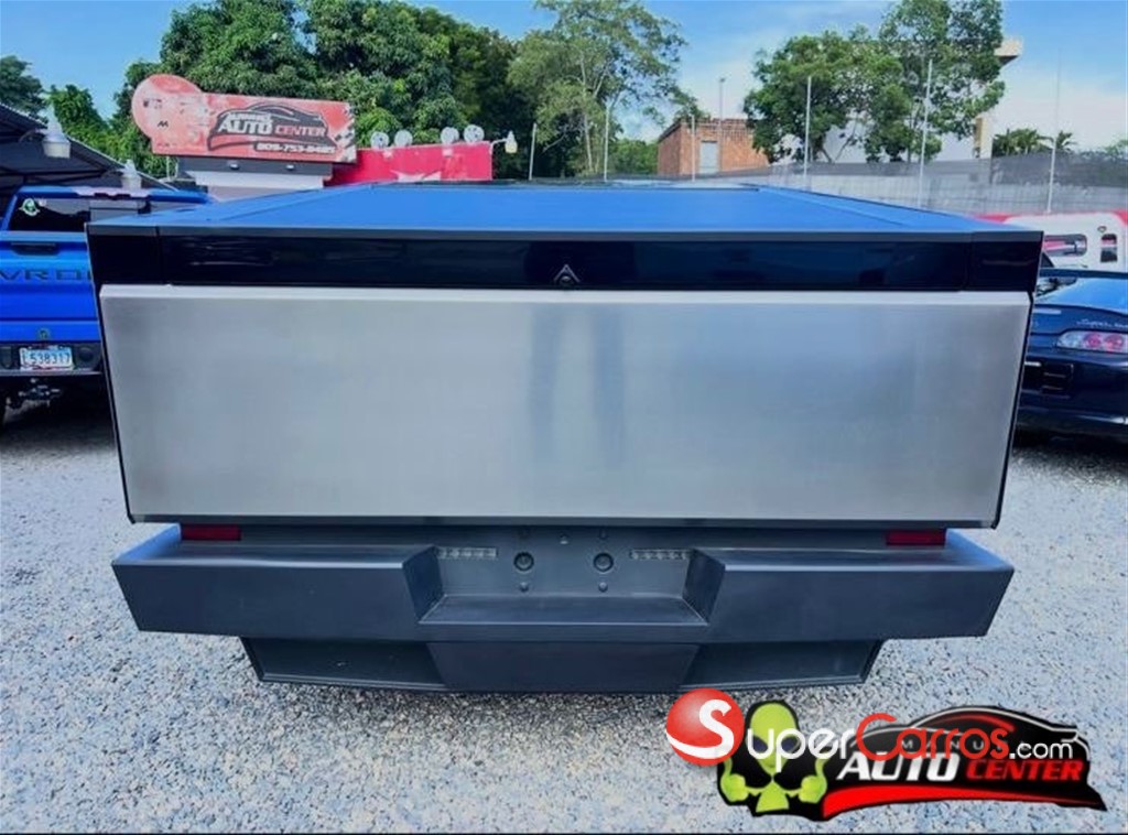 2024 Tesla CyberTruck — foto 12 / 12
