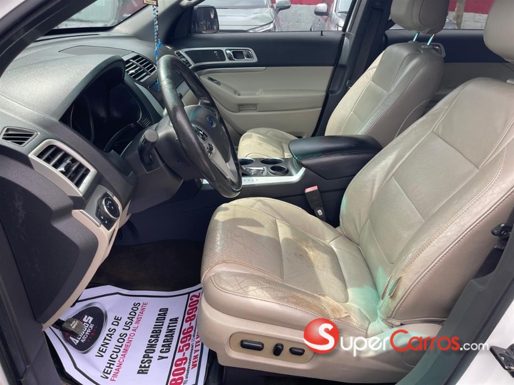 2013 Ford Explorer XLT — foto 7 / 12
