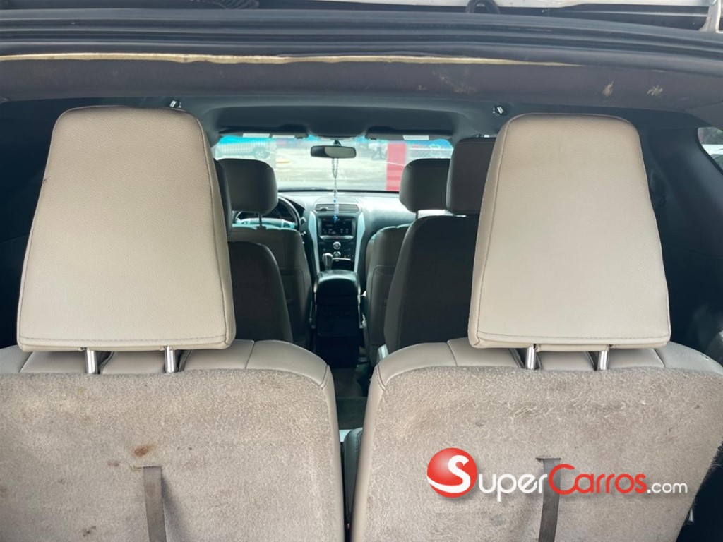 2013 Ford Explorer XLT — foto 11 / 12