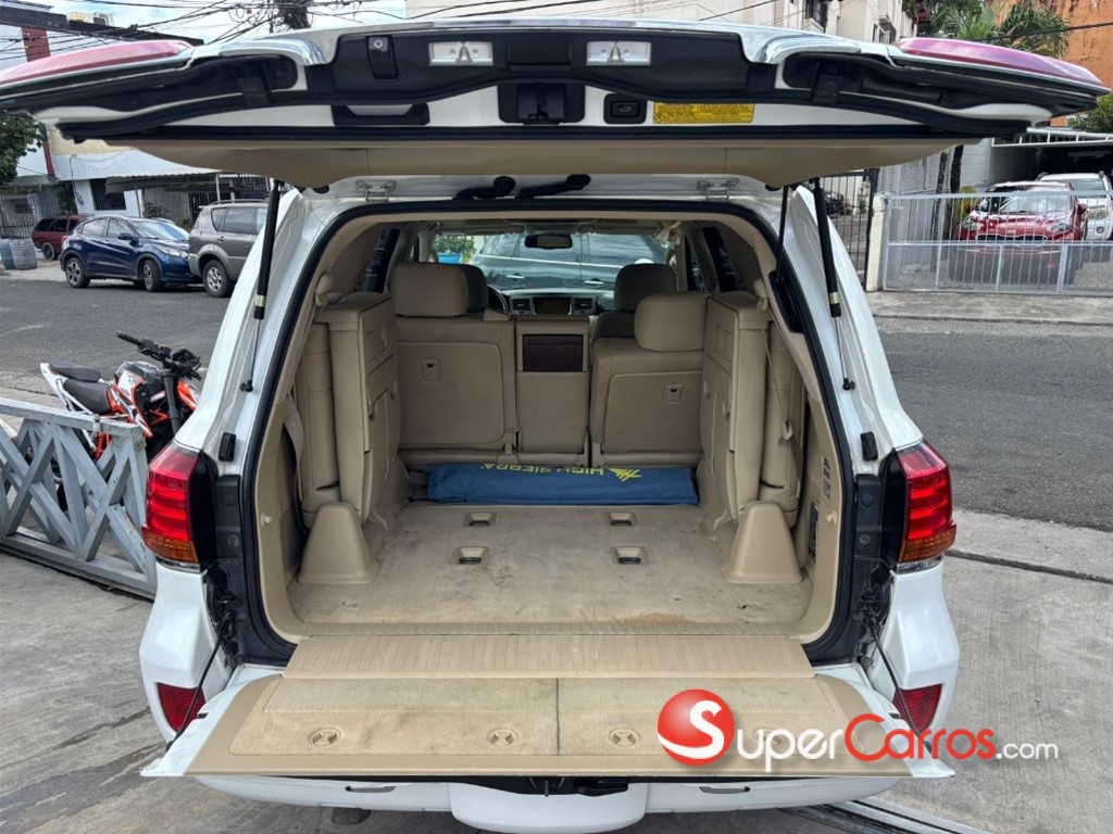 2011 Lexus LX 570 — foto 5 / 12