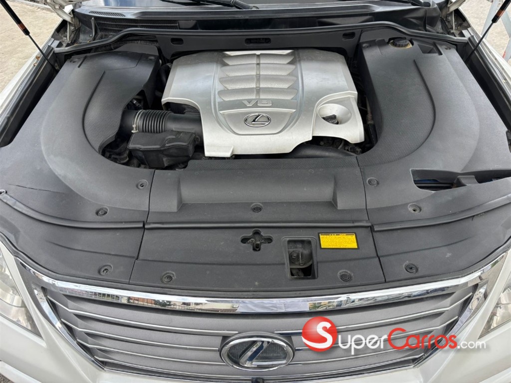 2011 Lexus LX 570 — foto 12 / 12