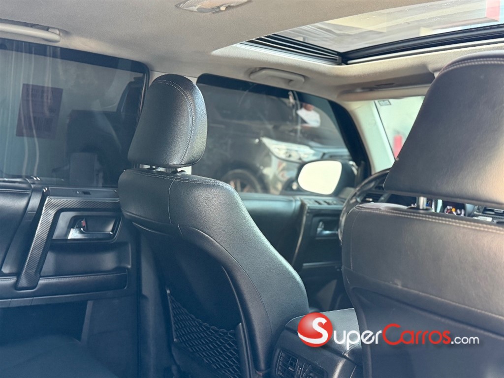 2016 Toyota 4 Runner Limited — foto 7 / 10