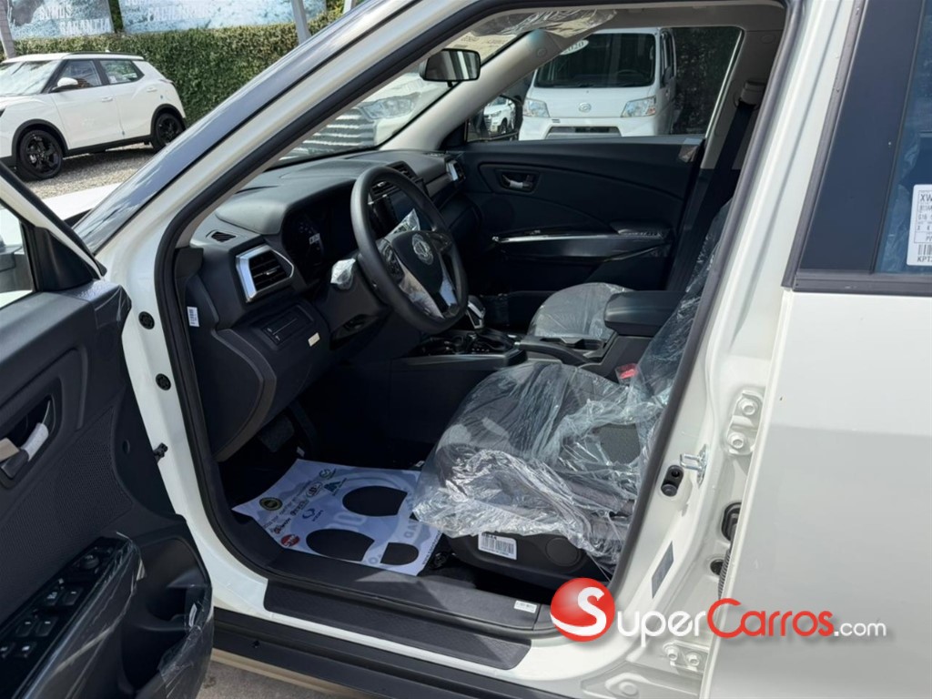 2027 KGM Tivoli LE — foto 5 / 9