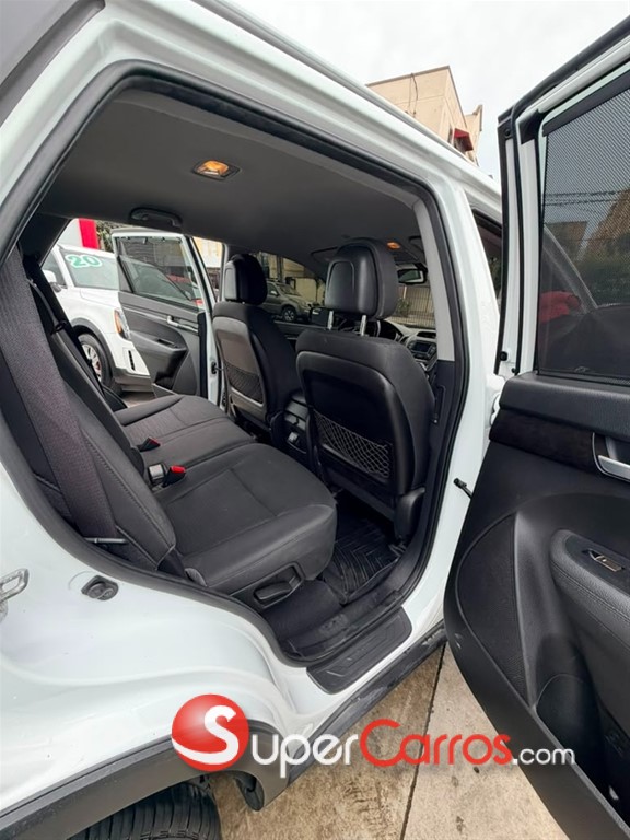 2014 Kia Sorento — foto 8 / 11