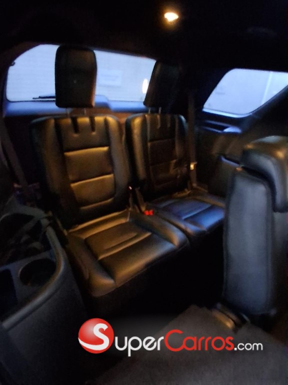 2016 Ford Explorer XLT — foto 3 / 12