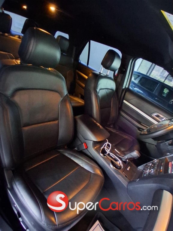 2016 Ford Explorer XLT — foto 5 / 12