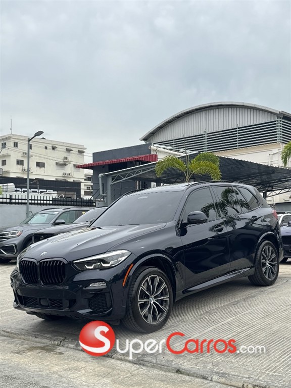 2021 BMW X 5 M Performance X-DRIVE 50i — foto 2 / 12