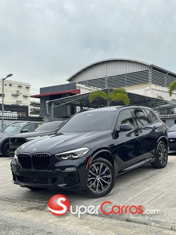 2021 BMW X 5 M Performance X-DRIVE 50i — foto 3 / 12