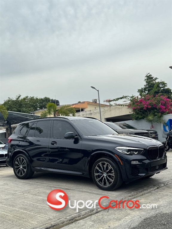 2021 BMW X 5 M Performance X-DRIVE 50i — foto 5 / 12