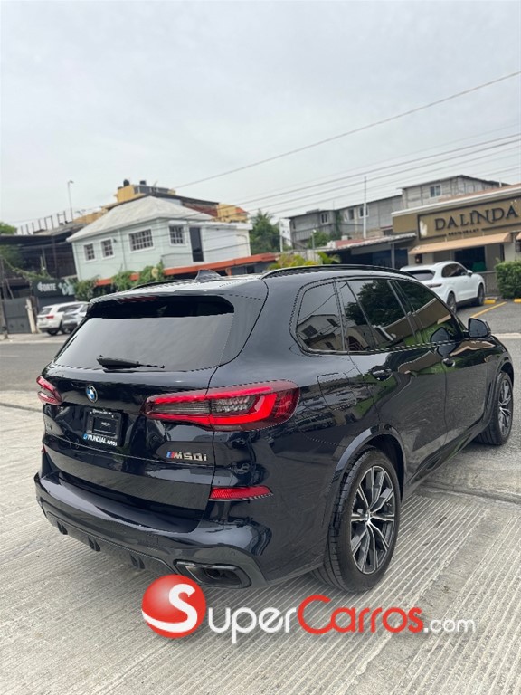 2021 BMW X 5 M Performance X-DRIVE 50i — foto 7 / 12
