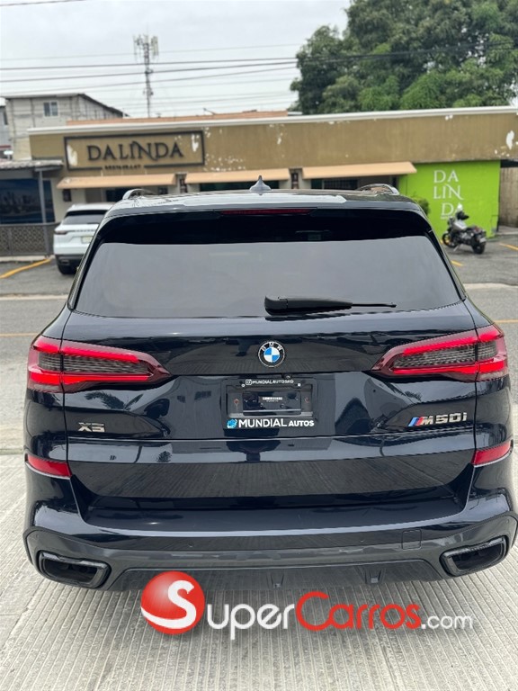 2021 BMW X 5 M Performance X-DRIVE 50i — foto 8 / 12