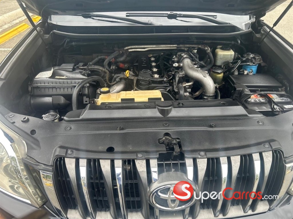 2011 Toyota Land Cruiser Prado VX — foto 9 / 10