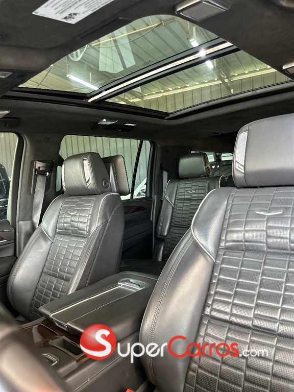 2022 Cadillac Escalade Premium Luxury — foto 3 / 12