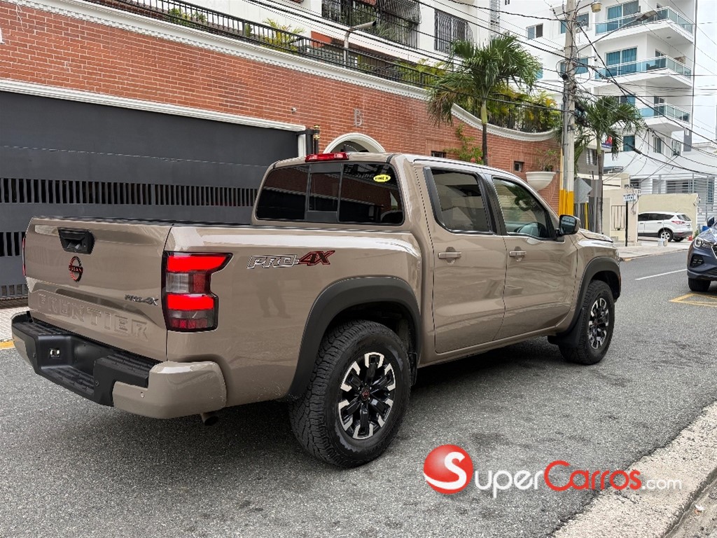 2022 Nissan Frontier Pro-4X — foto 3 / 9