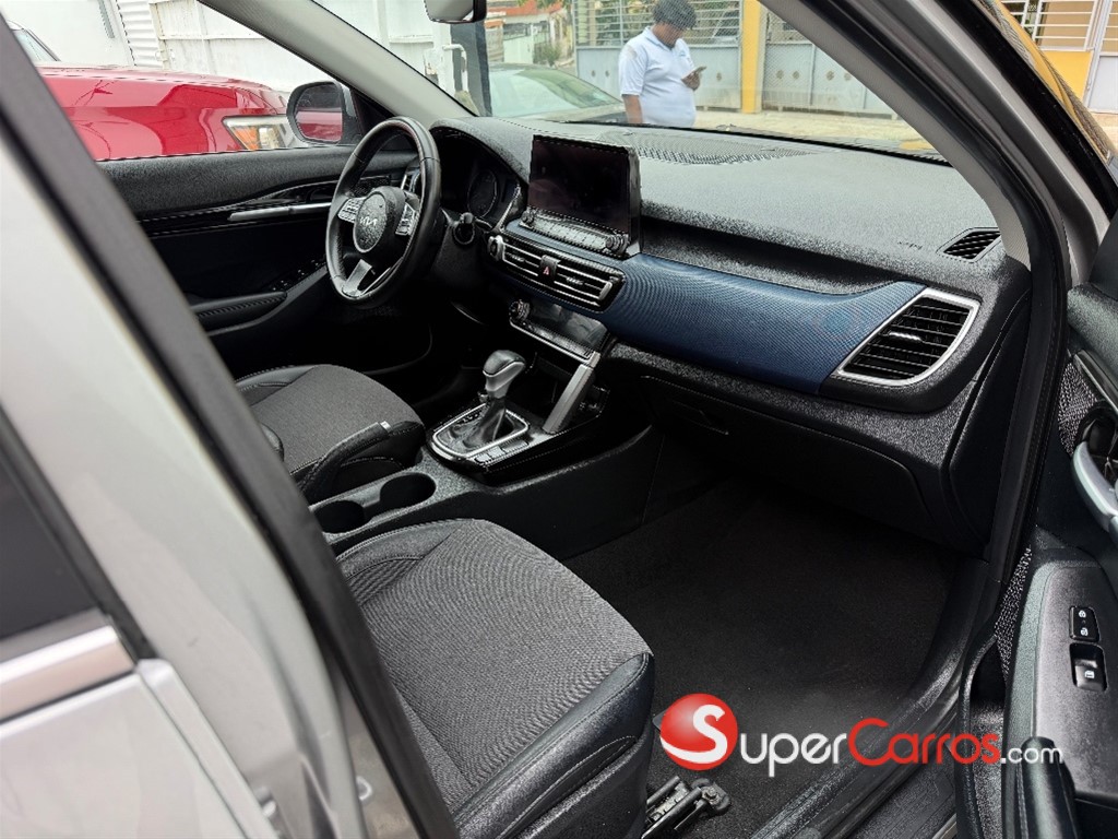 2023 Kia Seltos S — foto 8 / 12