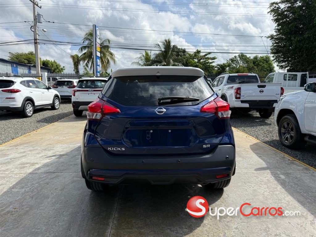 2020 Nissan Kicks SR — foto 4 / 12