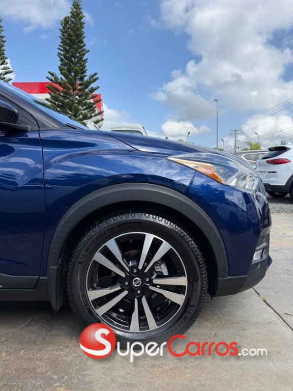2020 Nissan Kicks SR — foto 8 / 12