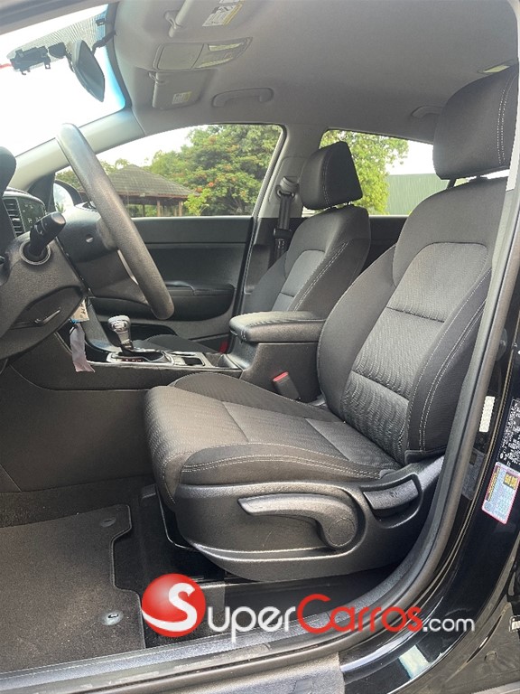 2020 Kia Sportage LX — foto 6 / 12