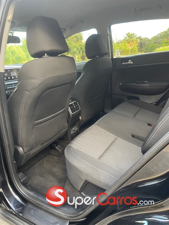 2020 Kia Sportage LX — foto 9 / 12