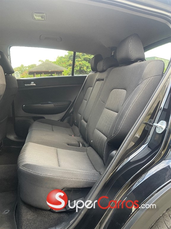 2020 Kia Sportage LX — foto 10 / 12