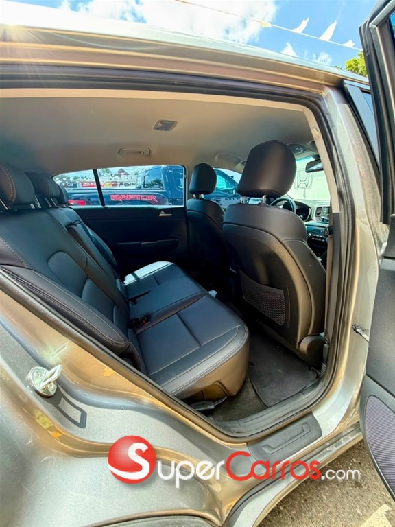 2021 Kia Sportage — foto 7 / 12