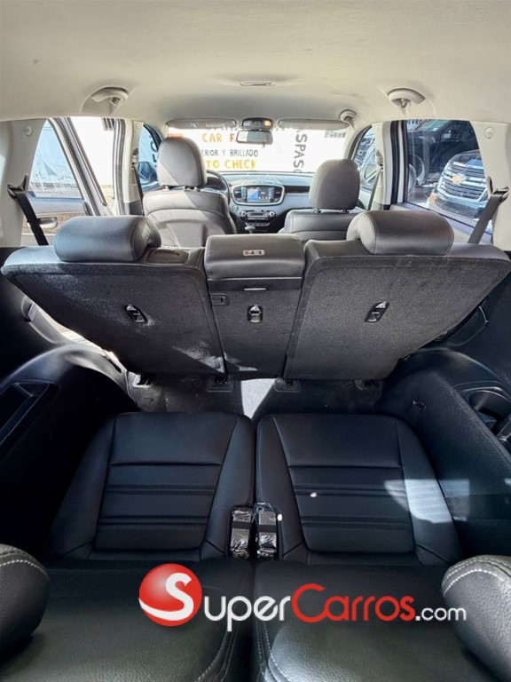 2020 Kia Sorento — foto 9 / 11
