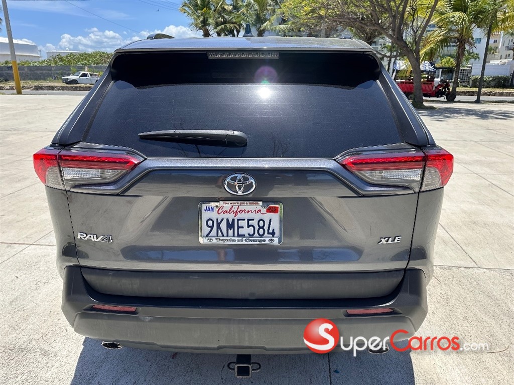 2021 Toyota RAV4 — foto 6 / 12