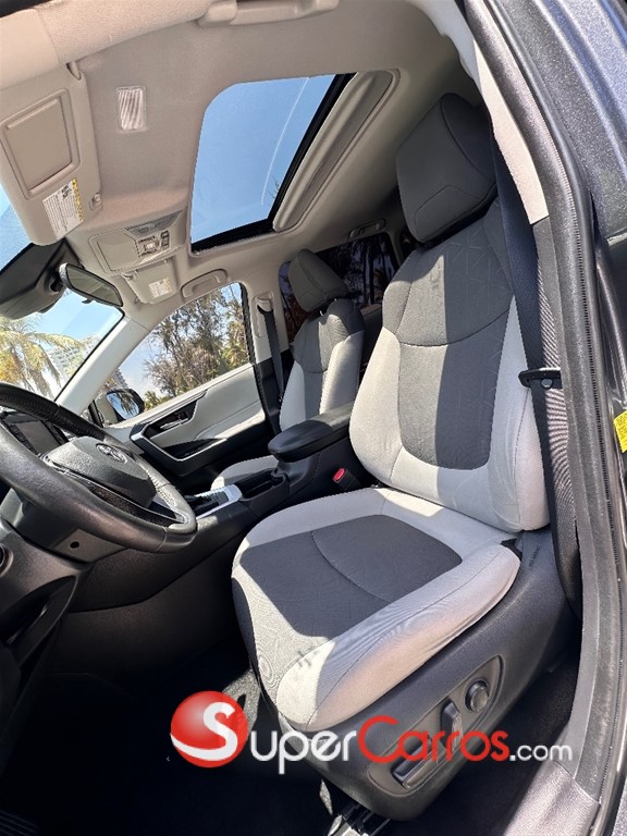 2021 Toyota RAV4 — foto 9 / 12
