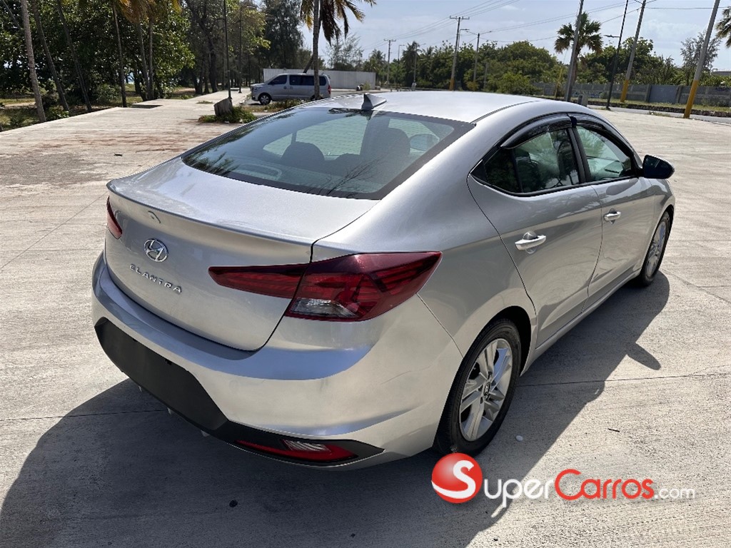2021 Hyundai Elantra — foto 6 / 12