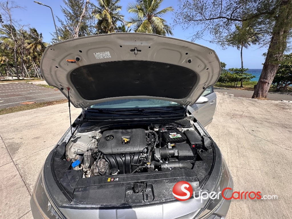 2021 Hyundai Elantra — foto 7 / 12