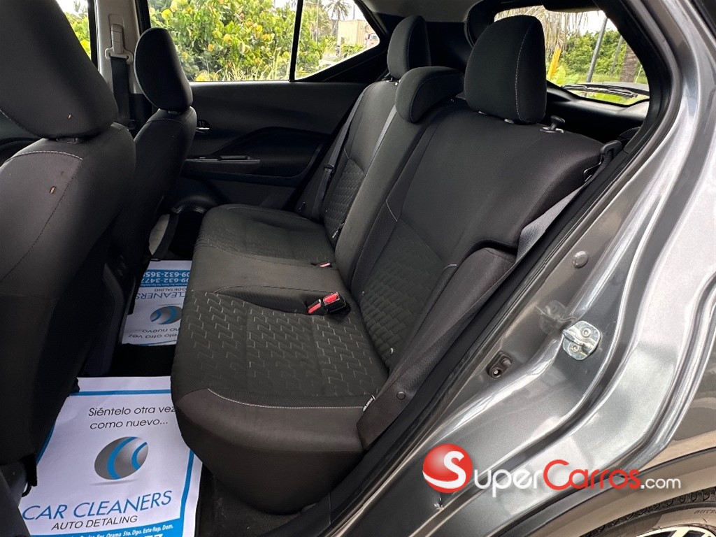 2021 Nissan Kicks SV — foto 9 / 12
