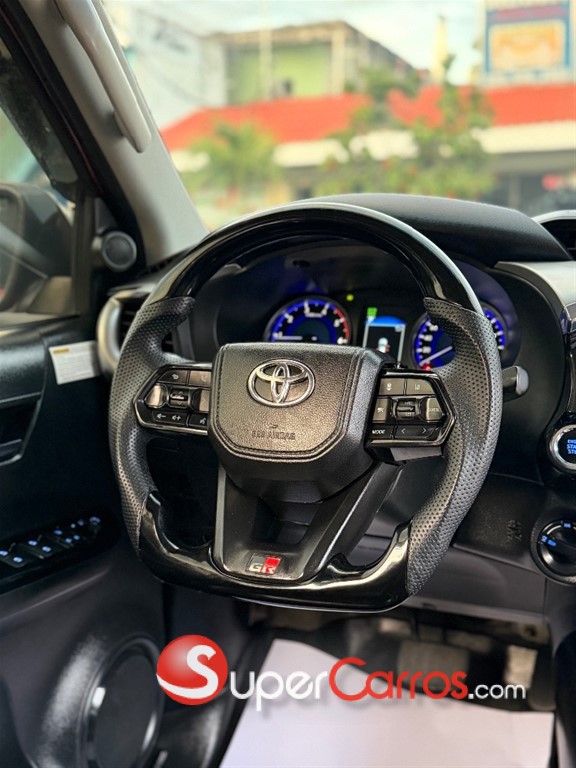 2020 Toyota Hilux SRV — foto 10 / 12