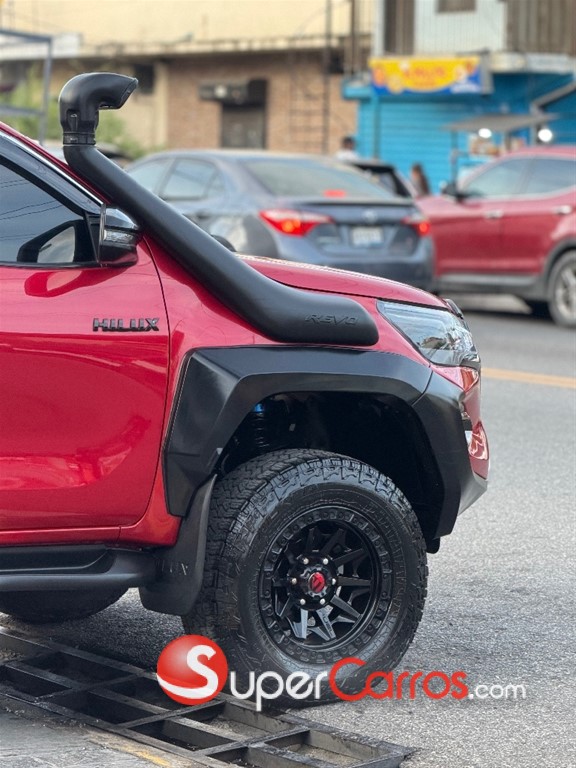 2020 Toyota Hilux SRV — foto 11 / 12