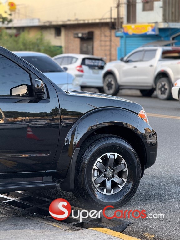 2021 Nissan Frontier Pro-4X — foto 10 / 12