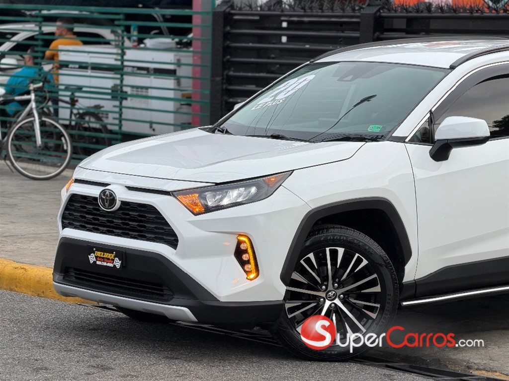 2020 Toyota RAV4 LE PLUS — foto 3 / 12