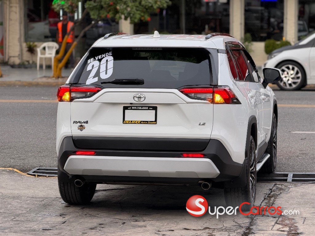 2020 Toyota RAV4 LE PLUS — foto 4 / 12