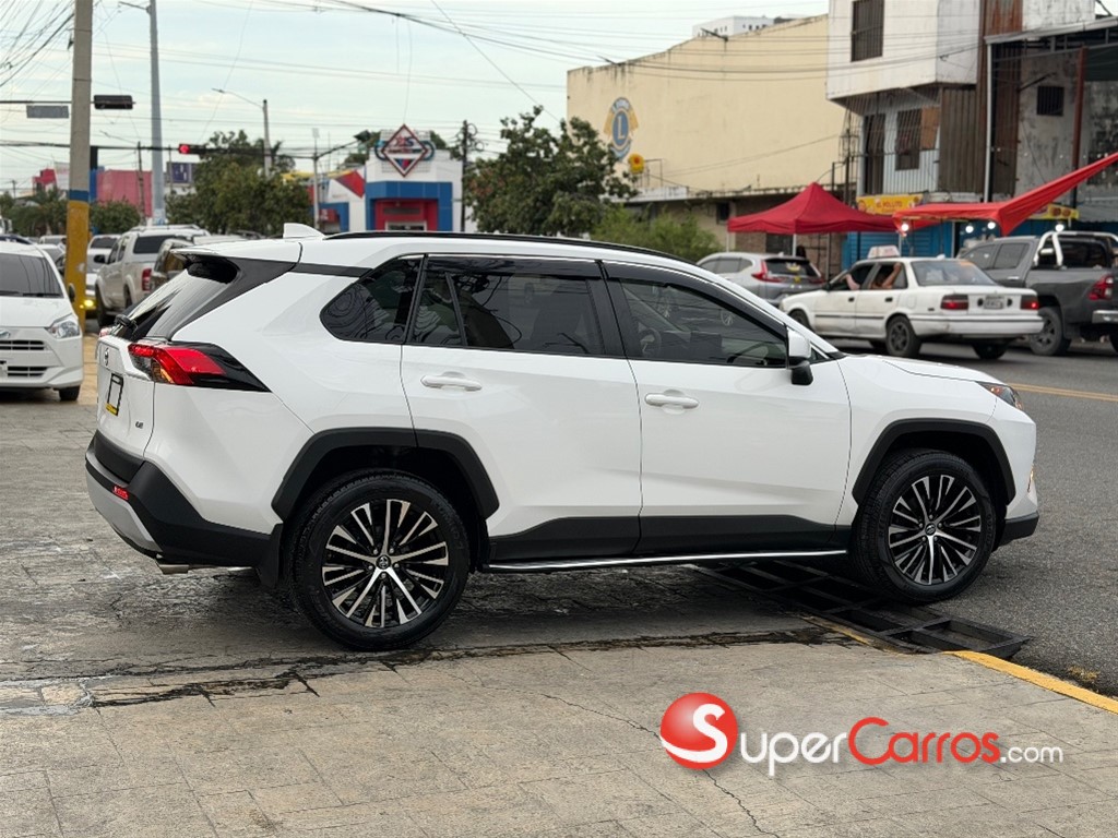 2020 Toyota RAV4 LE PLUS — foto 6 / 12