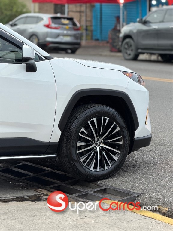 2020 Toyota RAV4 LE PLUS — foto 7 / 12