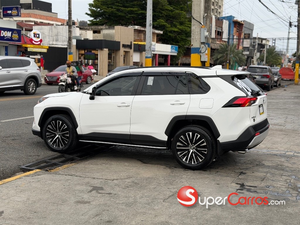2020 Toyota RAV4 LE PLUS — foto 8 / 12