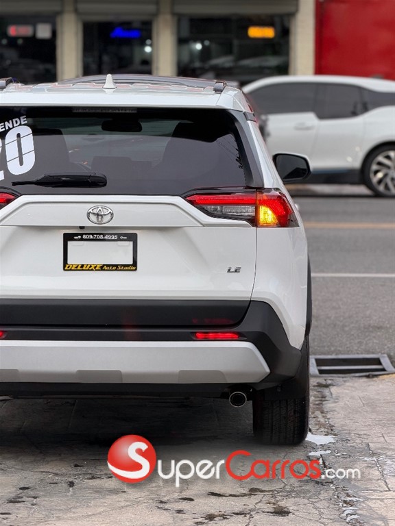 2020 Toyota RAV4 LE PLUS — foto 9 / 12