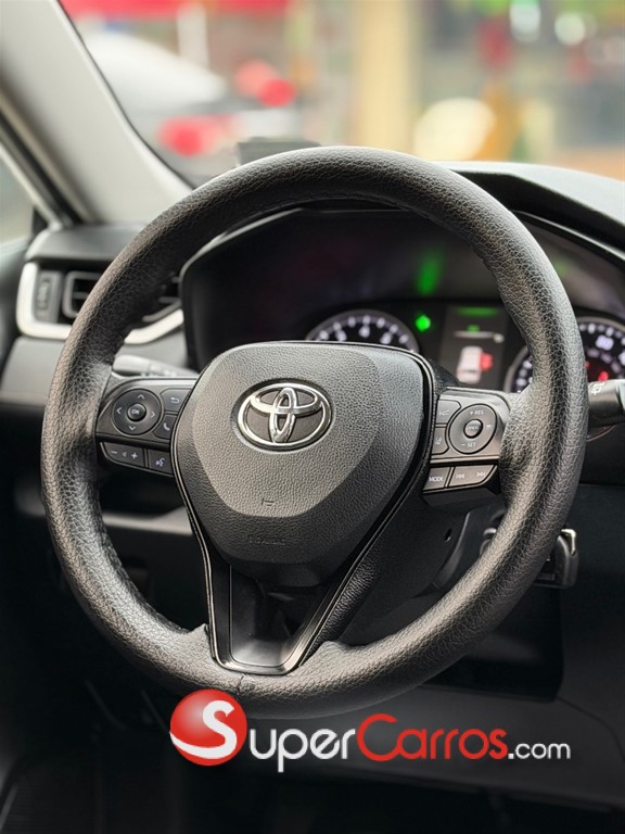 2020 Toyota RAV4 LE PLUS — foto 11 / 12