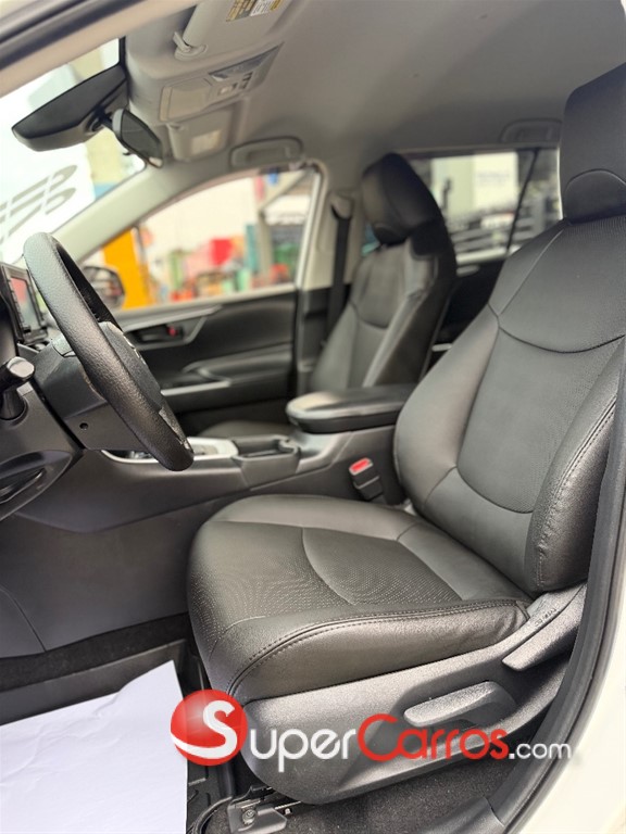 2020 Toyota RAV4 LE PLUS — foto 12 / 12