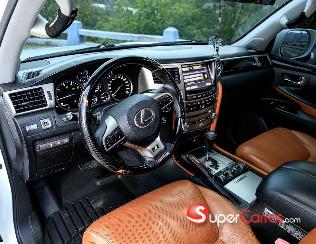 2015 Lexus LX 570 — foto 8 / 12