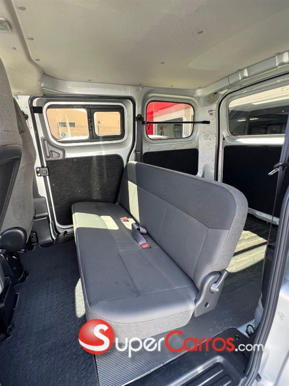 2020 Nissan NV 200 — foto 11 / 12