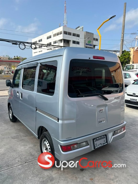 2020 Daihatsu Hijet — foto 8 / 12