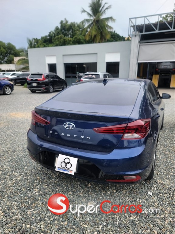 2020 Hyundai Elantra — foto 6 / 12
