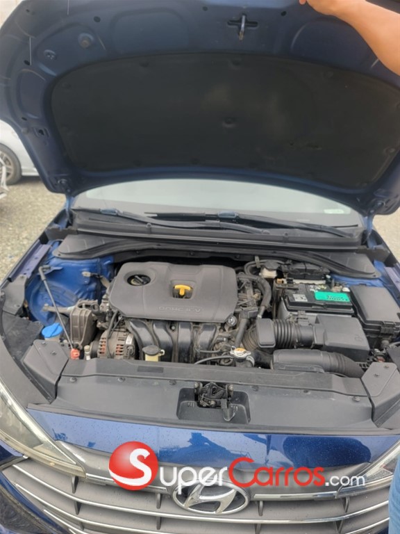 2020 Hyundai Elantra — foto 7 / 12